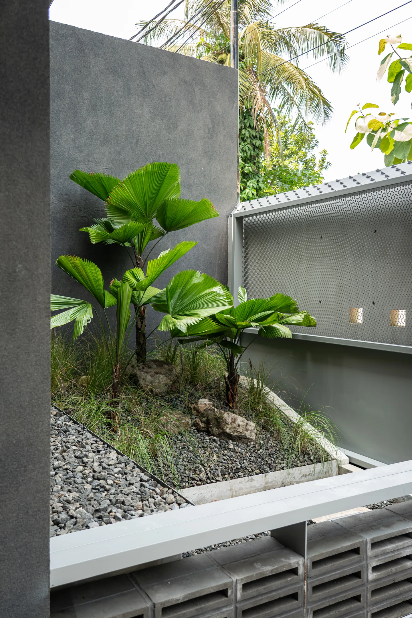 AA House, residential architecture in Bintaro, Tangerang by Senawa (view 4)